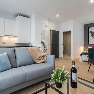 https://rianal-homes-centrico-luminoso.hotelsincadiz.net
