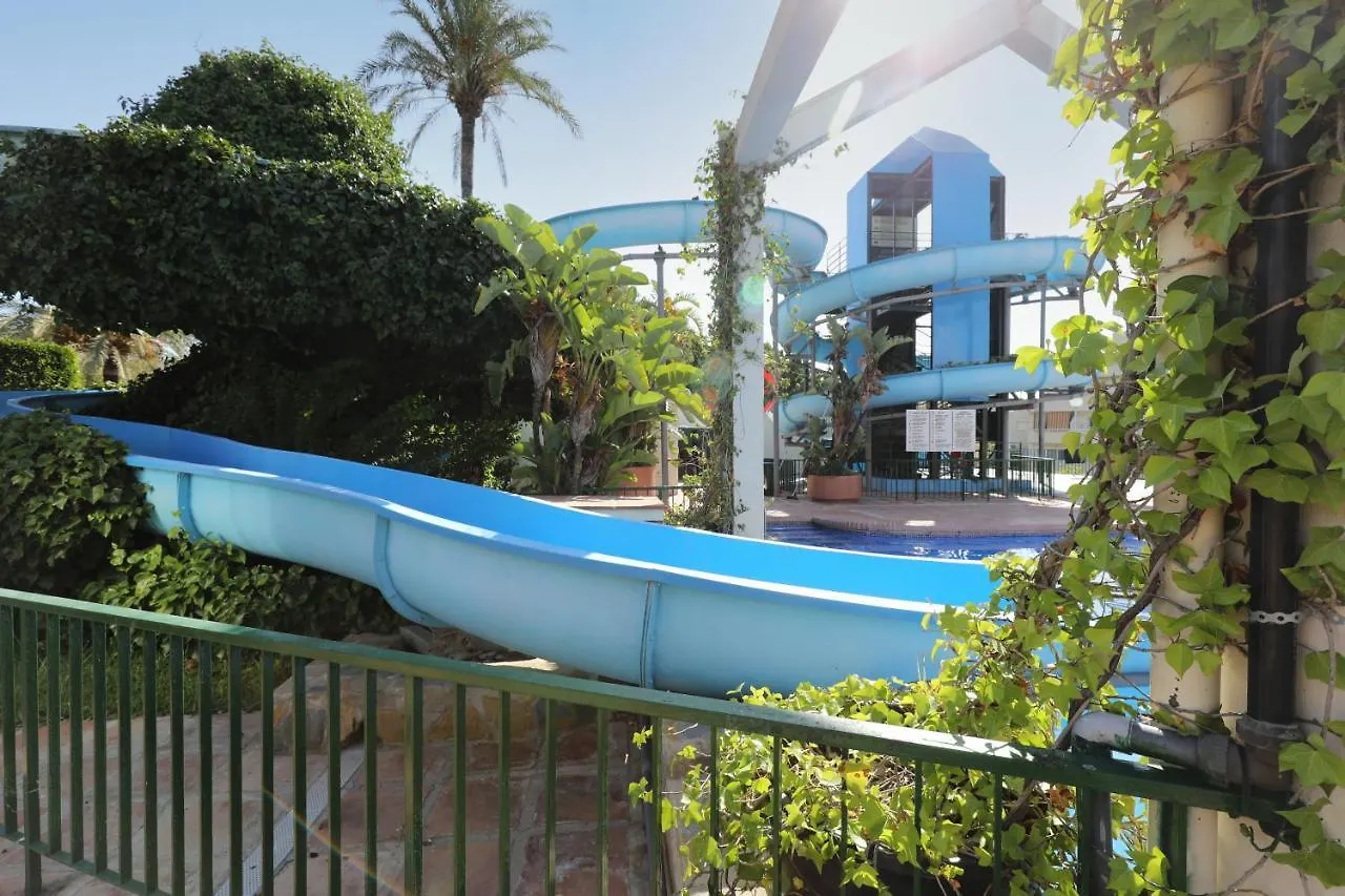 095 - Bright & Comfortable Holiday Apartment With Water Park & Sea Views Benalmadena