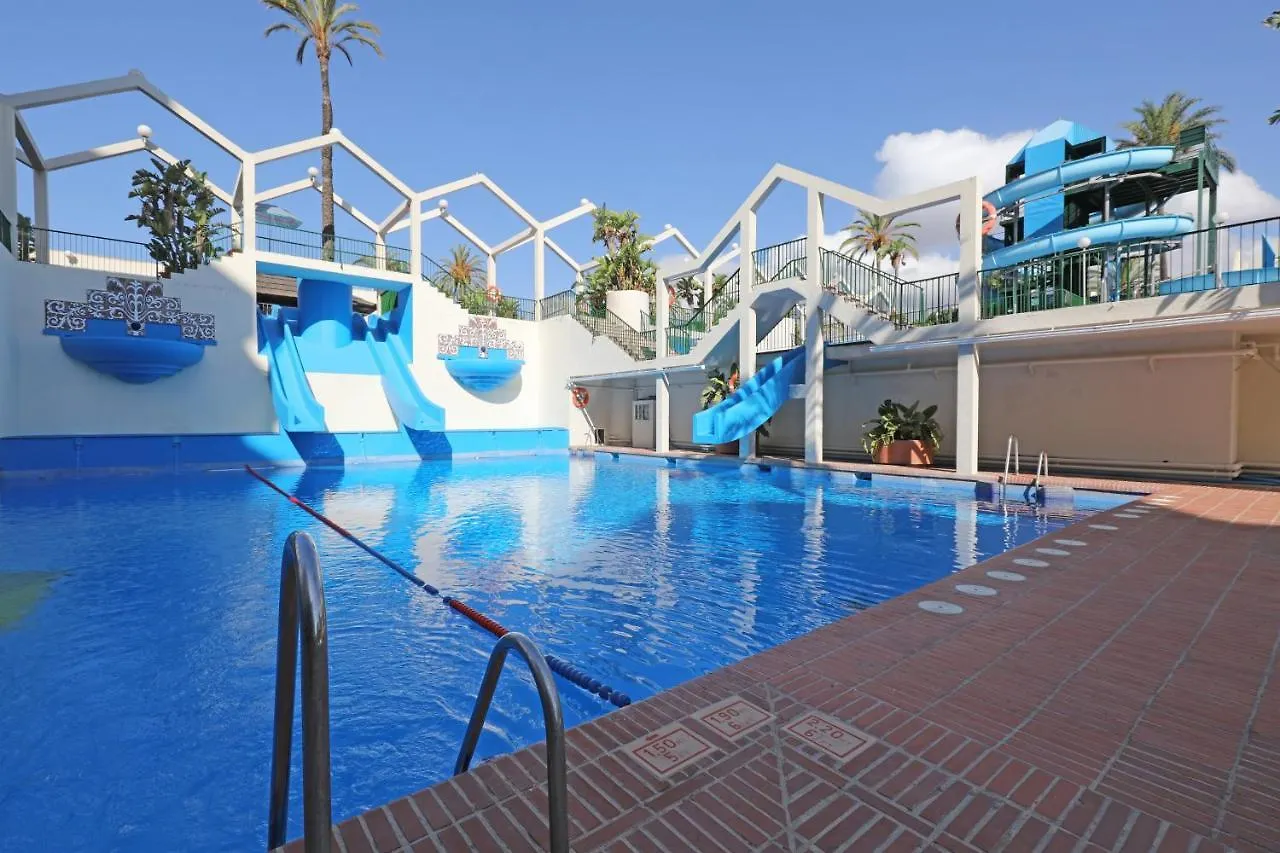 095 - Bright & Comfortable Holiday Apartment With Water Park & Sea Views Benalmadena