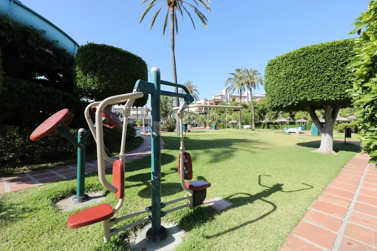 095 - Bright & Comfortable Holiday Apartment With Water Park & Sea Views Benalmadena Spain