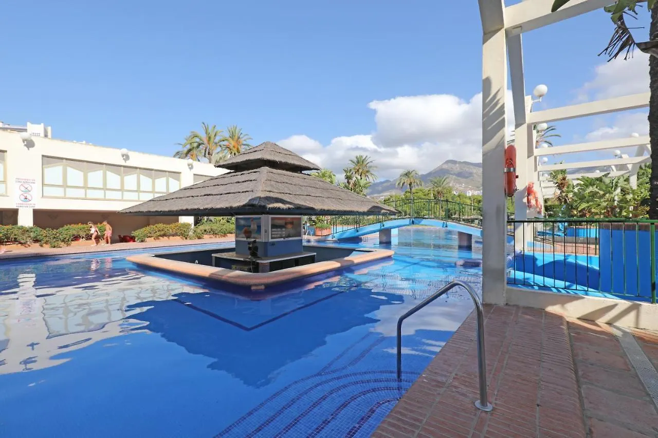 095 - Bright & Comfortable Holiday Apartment With Water Park & Sea Views Benalmadena